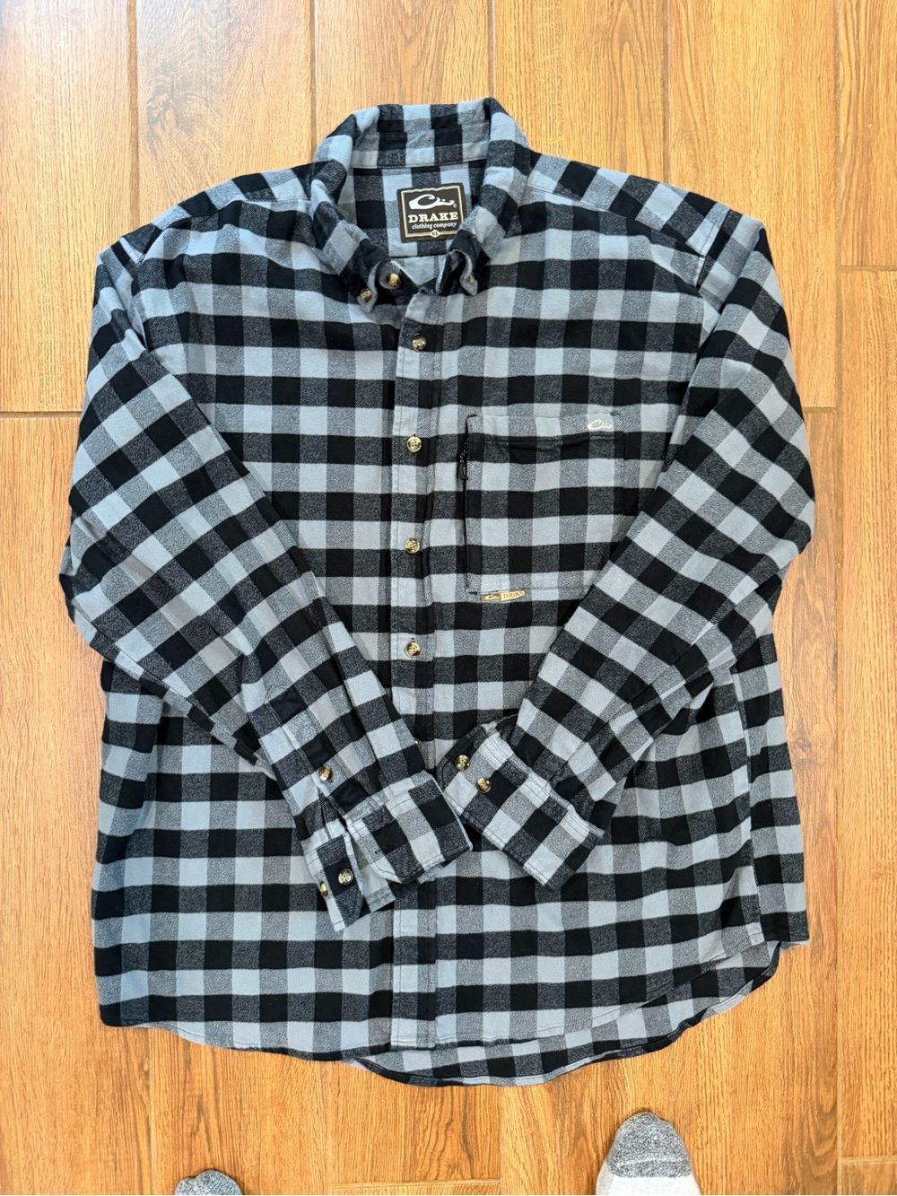 Drake Black and Gray Buffalo Plaid Button-Down flannel Shirt / men’s xl